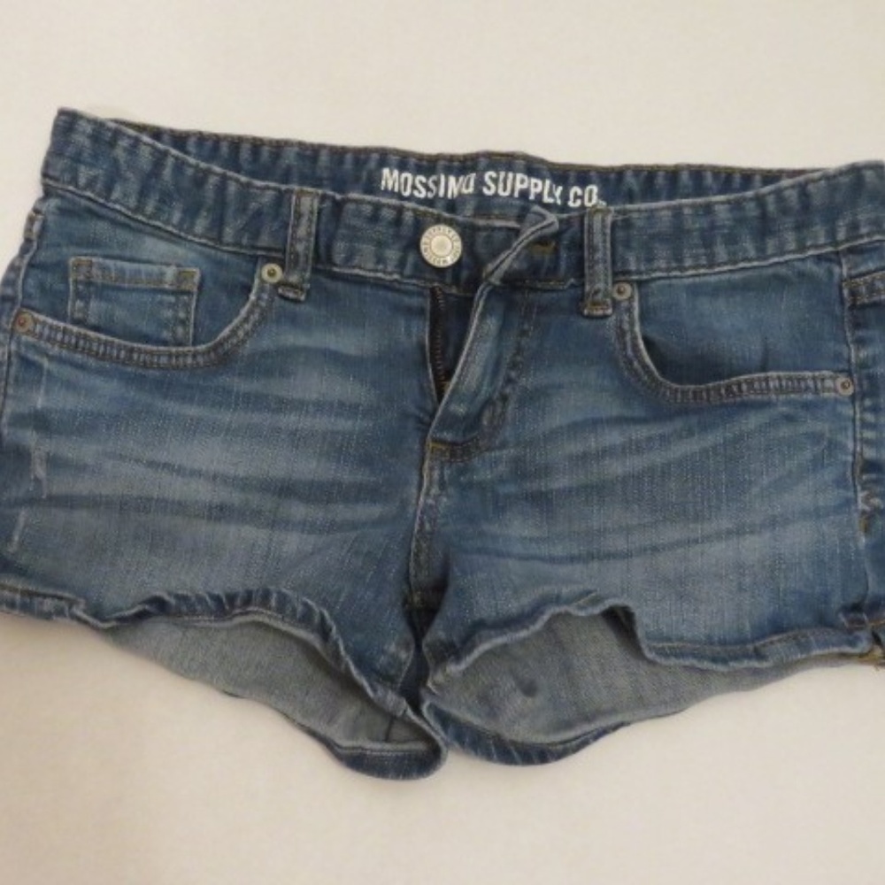 Mossimo Shorts - Picture 1 of 3